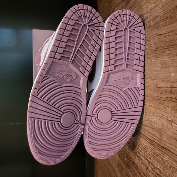 Jordan 1 Retro High OG Mauve - Picture 8 of 12
